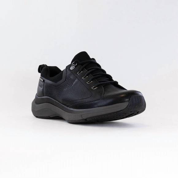 NEW CLARKS men's wave vibe 2.0 in black leather - Picture 1 of 6